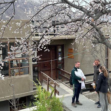 Old Hunza Inn Karimabad  外观 照片